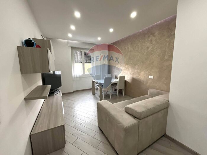 Appartamento bilocale in vendita in Via Cinque Maggio, Milano