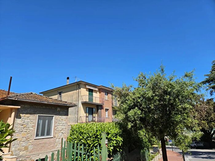 Appartamento quadrilocale in vendita in Viale Roma, Paciano