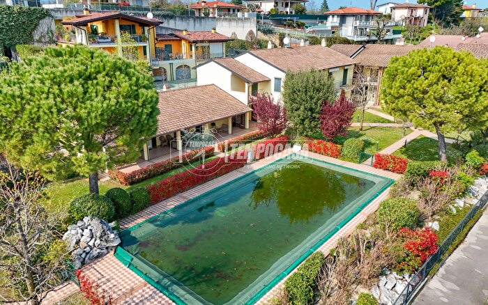 Appartamento bilocale in vendita in Via Sandro Pertini, Moniga Del Garda