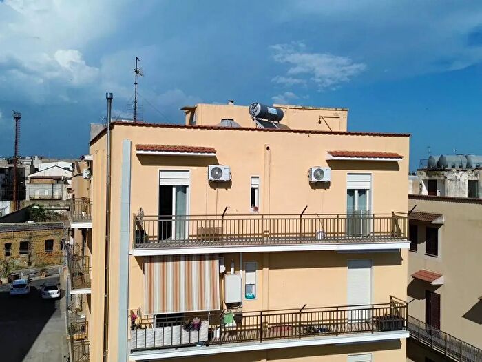 Appartamento con 5 locali in vendita in Viale Regione Siciliana, Ribera