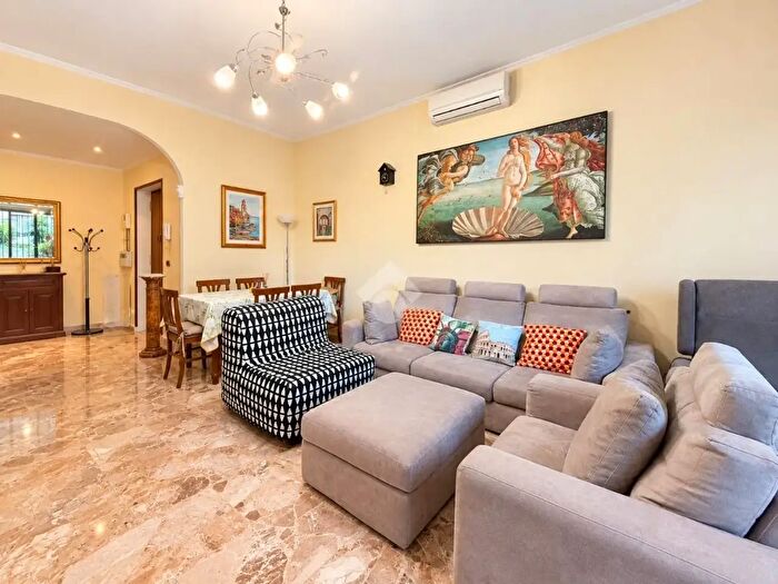 Appartamento trilocale in vendita in Via Giuseppe Chiovenda, Roma