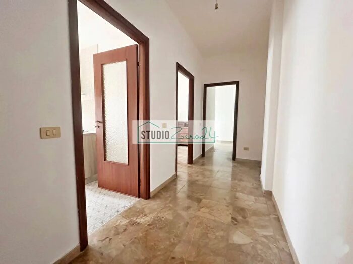 Appartamento con 5 locali in vendita in Piazza Alcide De Gasperi, Massa