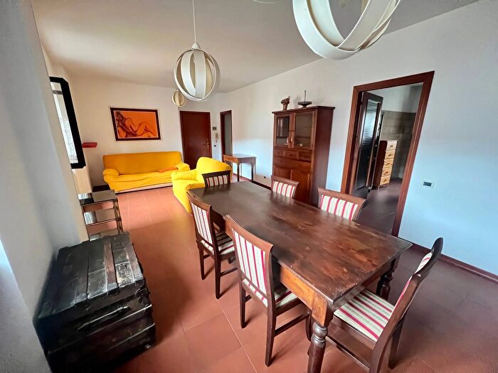 Appartamento con 5 locali in vendita in Vicolo Via Balbo, Fabriano