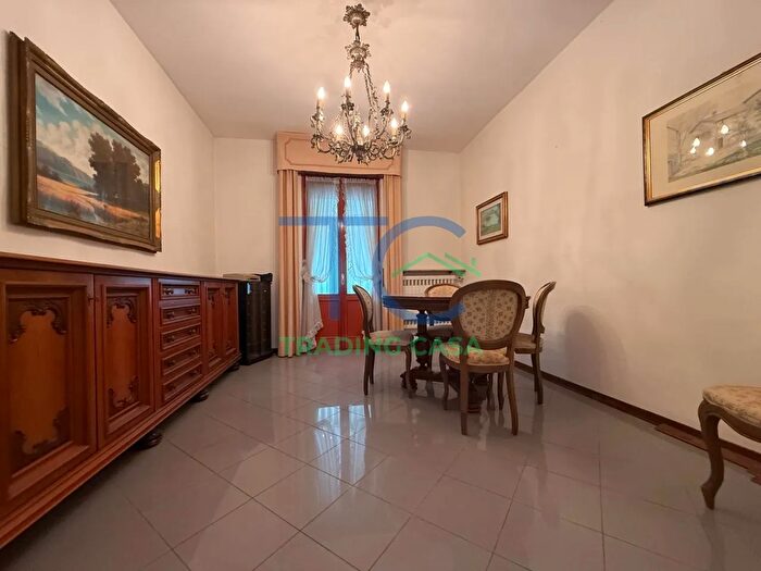 Casa con 6 locali in vendita in Via Roma, Vigolzone