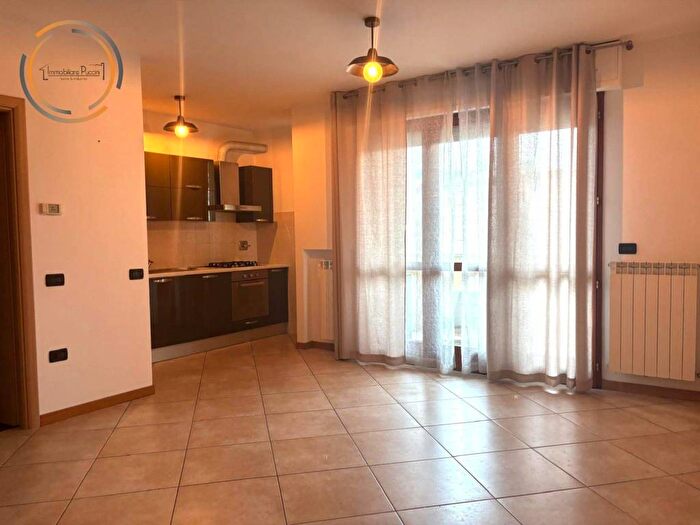 Appartamento trilocale in affitto in Via Sandro Pertini, Centro, Calenzano