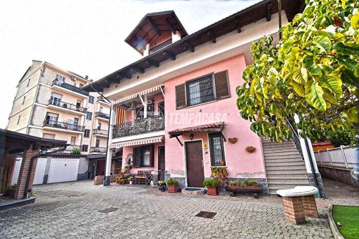 Appartamento quadrilocale in vendita in Via della Costituzione, Brandizzo