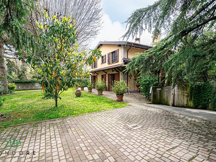 Casa con 7 locali in vendita in Pianoro
