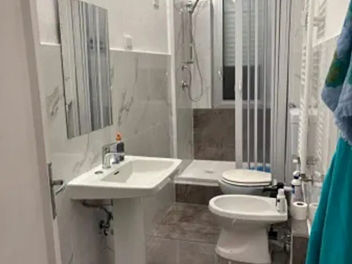Appartamento trilocale in affitto in Via Stefanina Moro, Genova