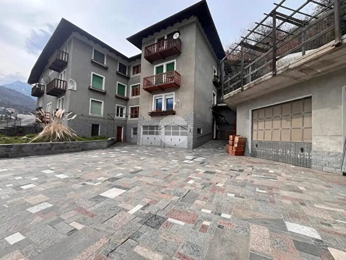 Appartamento con 5 locali in vendita in Frazione La Crête, Villeneuve