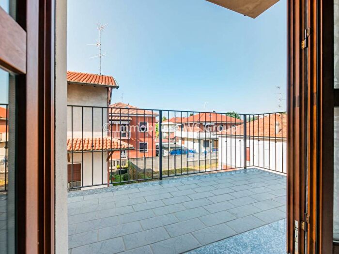 Appartamento bilocale in affitto in Via Vittorio Veneto, Centro, Biassono