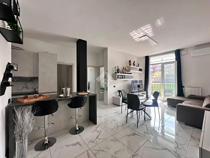 Appartamento trilocale in vendita in Via Fratelli Pepe, Tortona