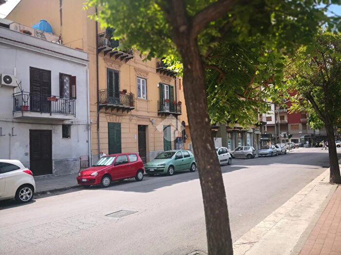 Appartamento trilocale in vendita in Via Isaac Rabin, Palermo