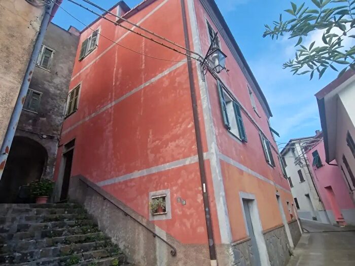 Appartamento quadrilocale in vendita in Via Quattro Novembre, Carro