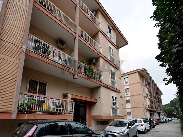 Appartamento con 5 locali in vendita in Traversa al a De Gasperi, Bari