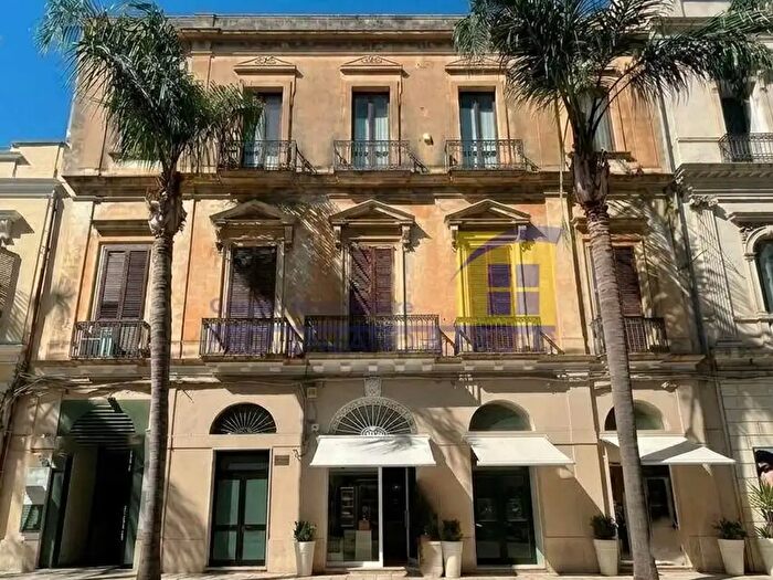 Appartamento quadrilocale in vendita in Corso Roma, Brindisi