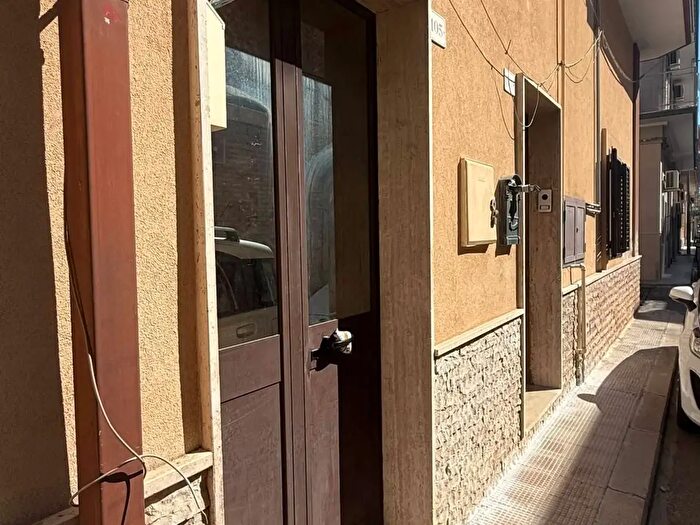 Appartamento trilocale in vendita in Via Zaccometti, Massafra