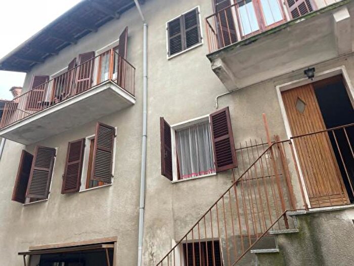 Casa con 5 locali in vendita in Vicolo, Montemagno