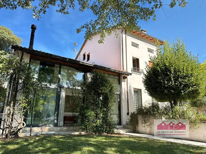 Casa quadrilocale in vendita in Via Chiesa Vecchia, Arcugnano