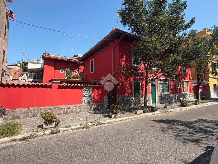 Appartamento bilocale in vendita in Via dei Corneli, Roma