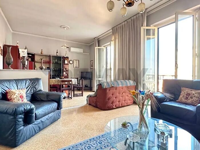 Appartamento con 5 locali in vendita in Via Pietro Merenda, Palermo