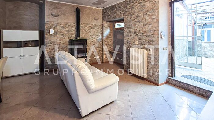 Appartamento trilocale in vendita in Piazza dè Medici, Gavardo