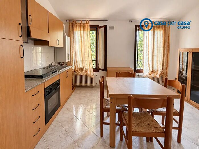 Appartamento bilocale in vendita in Via Carducci, Rovigo