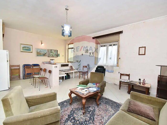 Casa quadrilocale in vendita in Via dell Euforbia, Catania