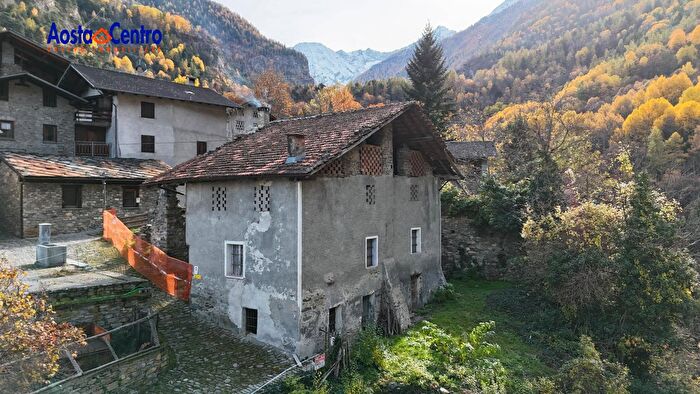 Casa con 6 locali in vendita in Frazione Pondel, Aymavilles