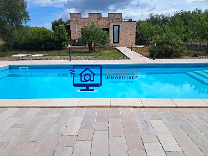 Casa con 6 locali in vendita in Castellana Grotte
