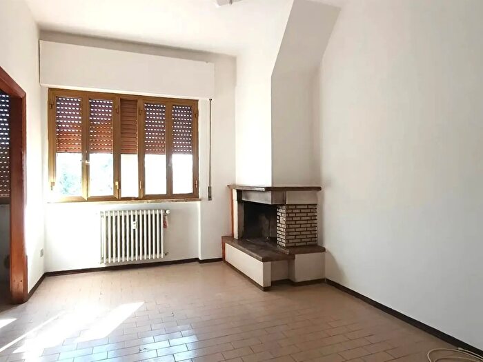 Appartamento con 5 locali in affitto in Pistoia