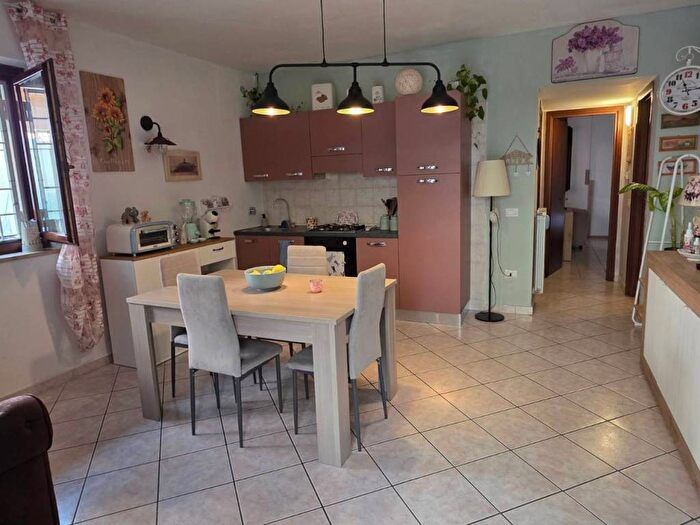Appartamento quadrilocale in vendita in Via Marco Polo, Centro, Rignano Flaminio
