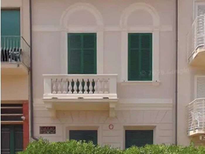 Casa quadrilocale in vendita in Camaiore