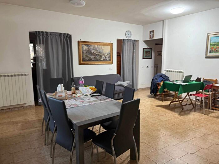 Casa quadrilocale in vendita in Via Lama dei Peligni, Roma