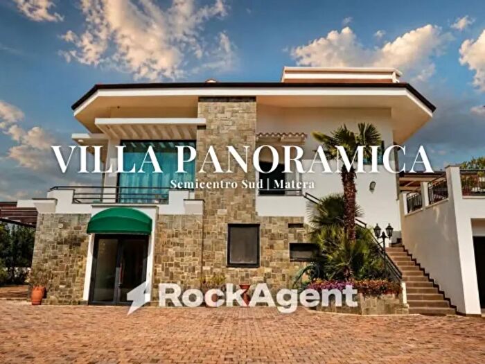 Casa con 6 locali in vendita in Contrada Pozzo Misseo, Matera