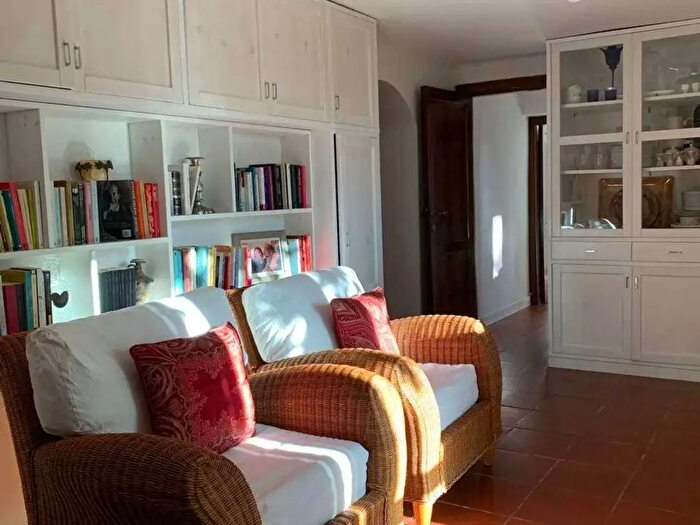 Casa con 10 locali in vendita in Ancona