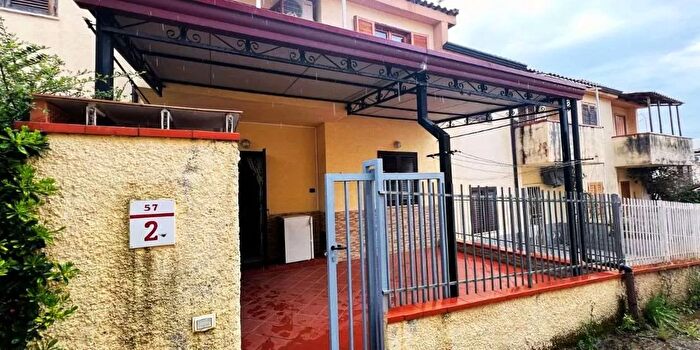 Appartamento trilocale in vendita in Via Ligabue, Scalea