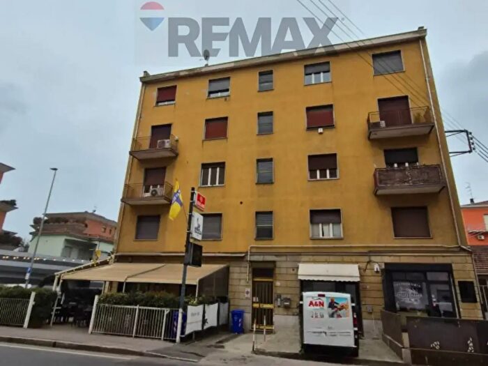 Appartamento trilocale in affitto in Via Primo Savani, Parma