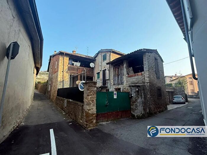 Casa con 5 locali in vendita in Via Monte Grappa, Castelli Calepio