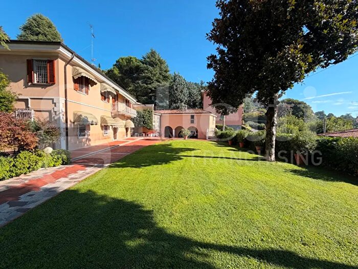 Casa con 15 locali in vendita in Via del Goletto, Brescia