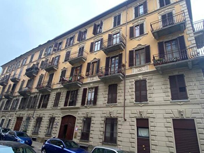 Appartamento quadrilocale in vendita in Via Santa Chiara, Torino