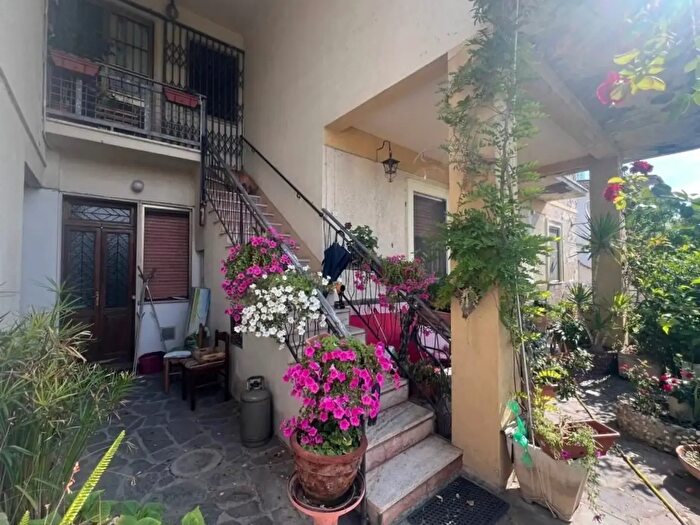 Casa con 10 locali in vendita in Pisa