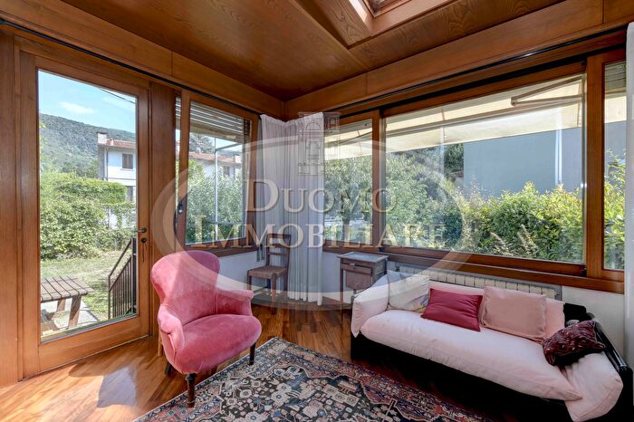 Casa quadrilocale in vendita in Via Val di Sole, Brescia