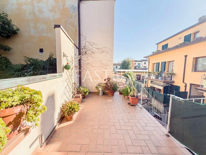 Appartamento con 5 locali in vendita in Via Calvi, Firenze