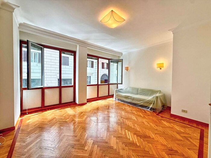 Appartamento trilocale in affitto in Via Pietro Cavallini, Prati, Roma