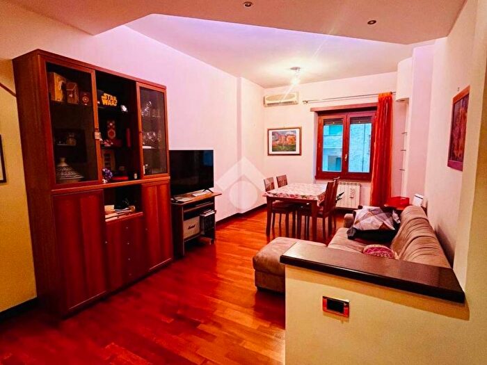 Appartamento trilocale in affitto in Via Coriolano, Furio Camillo, Roma