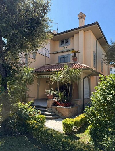 Casa con 5 locali in vendita in Via Capo dOrlando Snc, Fiumicino