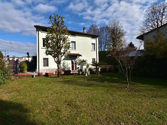 Casa con 5 locali in vendita in Via Padre Costanzo Beschi, Castiglione Delle Stiviere
