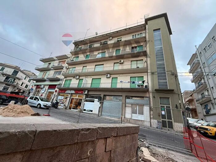 Appartamento con 8 locali in vendita in Via Mariannina Schininà, Ragusa