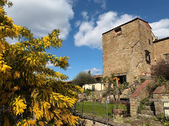 Casa trilocale in affitto in Via dei Ceanzi, Fiesole