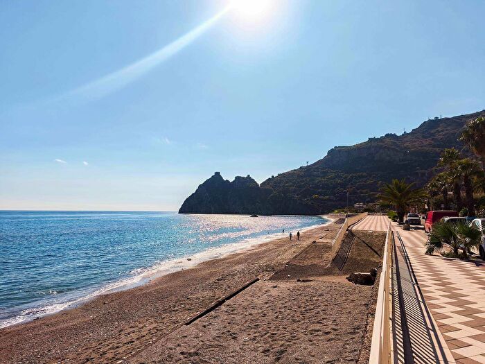 Appartamento in vendita in Via Lungomare, SantAlessio Siculo